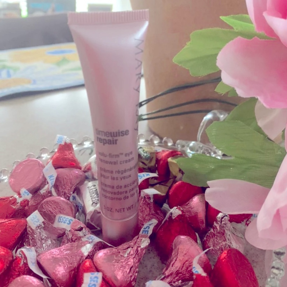 🌸🌸🌸🌸MARY KAY TIMEWISE EYE RENEWAL CREAM 🌸🌸🌸🌸🌸🌸🌸